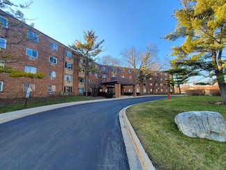 1500 Robin Cir Unit 108, Hoffman Estates, IL 60169