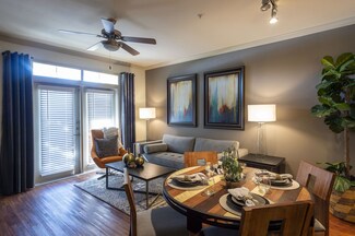 8877 Lakes at 610 Dr Unit 274, Houston, TX 77054