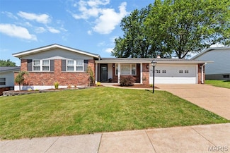 2645 Causeway Dr, Saint Louis, MO 63125