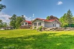 5 Primrose Ln, East Stroudsburg, PA 18302