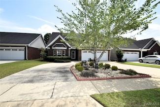 125 Princeton Dr, Dothan, AL 36301