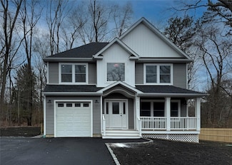 2353 N Wading River Rd, Wading River, NY 11792