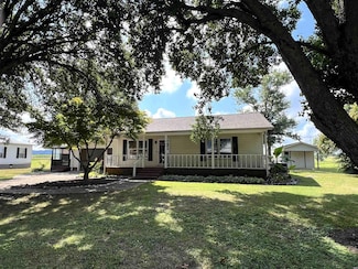 926 Lake Dr, Hornbeak, TN 38232