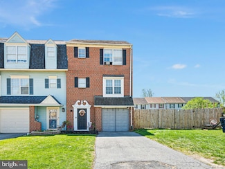 1043 Old Forge Rd, New Castle, DE 19720