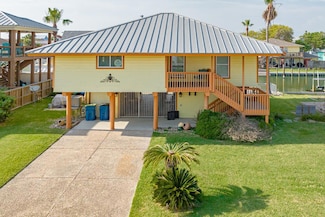 11 Luau Ln, Rockport, TX 78382