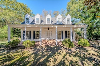 389 Summerville Rd, Smiths Station, AL 36877