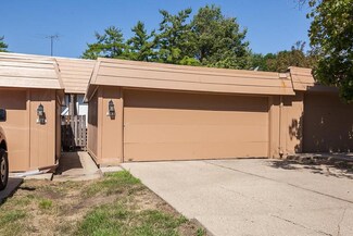 6750 School St Unit 203, Windsor Heights, IA 50324