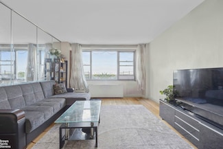 61-20 Grand Central Pkwy Unit A901, Forest Hills, NY 11375