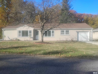 1131 N Wildwood Ct, Peoria, IL 61604