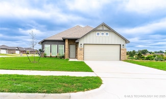 2430 W South St, Collinsville, OK 74021