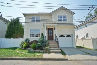 32 Ferguson Ct, Staten Island, NY 10307