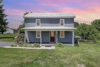 406 6th St, Luray, VA 22835