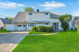 41 Meridian Rd, Levittown, NY 11756