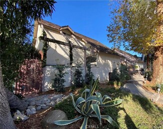 18631 Collins St Unit 28, Tarzana, CA 91356