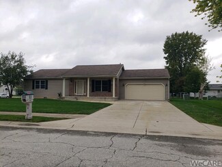 918 Canterbury Dr, Wapakoneta, OH 45895