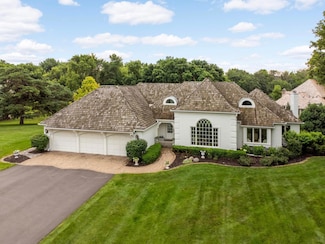 2255 French Creek Cir, Wayzata, MN 55391