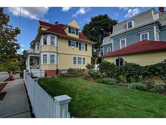 642 Angell St, Providence, RI 02906