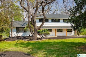 2011 Greenwood Rd, Allentown, PA 18103