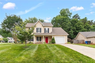 1001 Woodland Pointe Dr, Kernersville, NC 27284