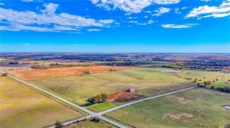 690 SW 58th Hwy, Centerview, MO 64019