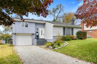 704 Lafayette Dr, Clairton, PA 15025