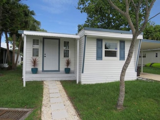 864 Poinsettia St, Casselberry, FL 32707