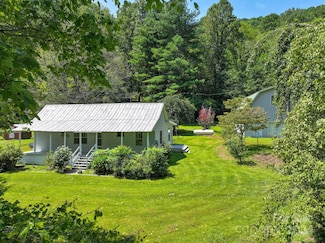 15 Arthur Autrey Dr, Spruce Pine, NC 28777