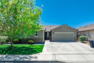 1875 W Summer Blossom Way, Hanford, CA 93230