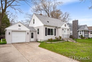 1910 Mills Ave, Muskegon, MI 49445