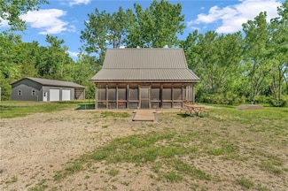 8674 Cozy Ln, Ozawkie, KS 66070