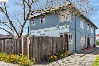688 Alcatraz Ave, Oakland, CA 94609