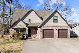 2104 Delwhite Dr, Bentonville, AR 72712