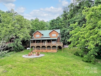 1064 Point of View Dr, Waynesville, NC 28785