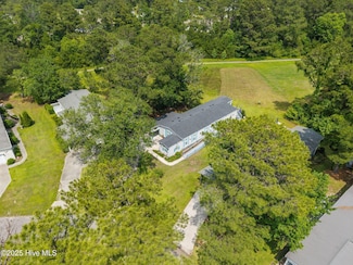 417 Quartermaster Ct, Hampstead, NC 28443