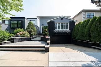 166 W 37th St, Bayonne, NJ 07002