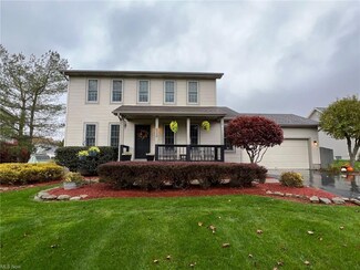 6930 Berry Blossom Dr, Canfield, OH 44406