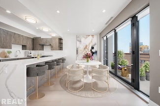 328 Grand St Unit 1A, New York, NY 10002
