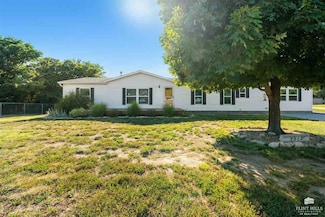 7012 Redbud Dr, Manhattan, KS 66503