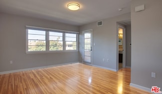 1440 Elkgrove Cir Unit 2, Los Angeles, CA 90291