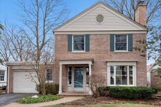 39 Salem Ln, Evanston, IL 60203