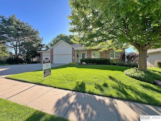 1905 S 194th St, Omaha, NE 68130