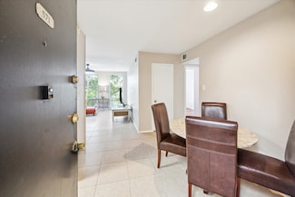 4631 Wild Indigo St Unit 571, Houston, TX 77027