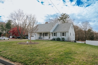 15 Great Oak Ln, Newington, CT 06111