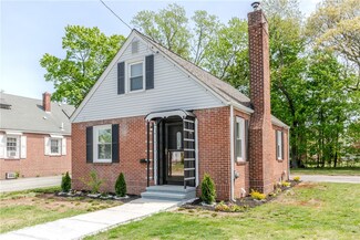46 Freeman St, Warwick, RI 02886