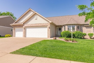 820 Aurora Cir, Red Wing, MN 55066