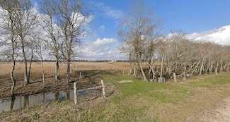 2711 Flores Bayou Bridge Rd, Angleton, TX 77515