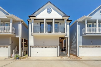 814 Garden Rose Ln, Houston, TX 77018
