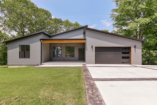 102 James River Rd, Kimberling City, MO 65686