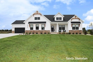 6185 Fennview Dr, Fennville, MI 49408