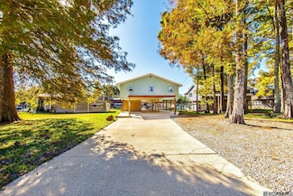 31734 Shelton Dr, Springfield, LA 70462